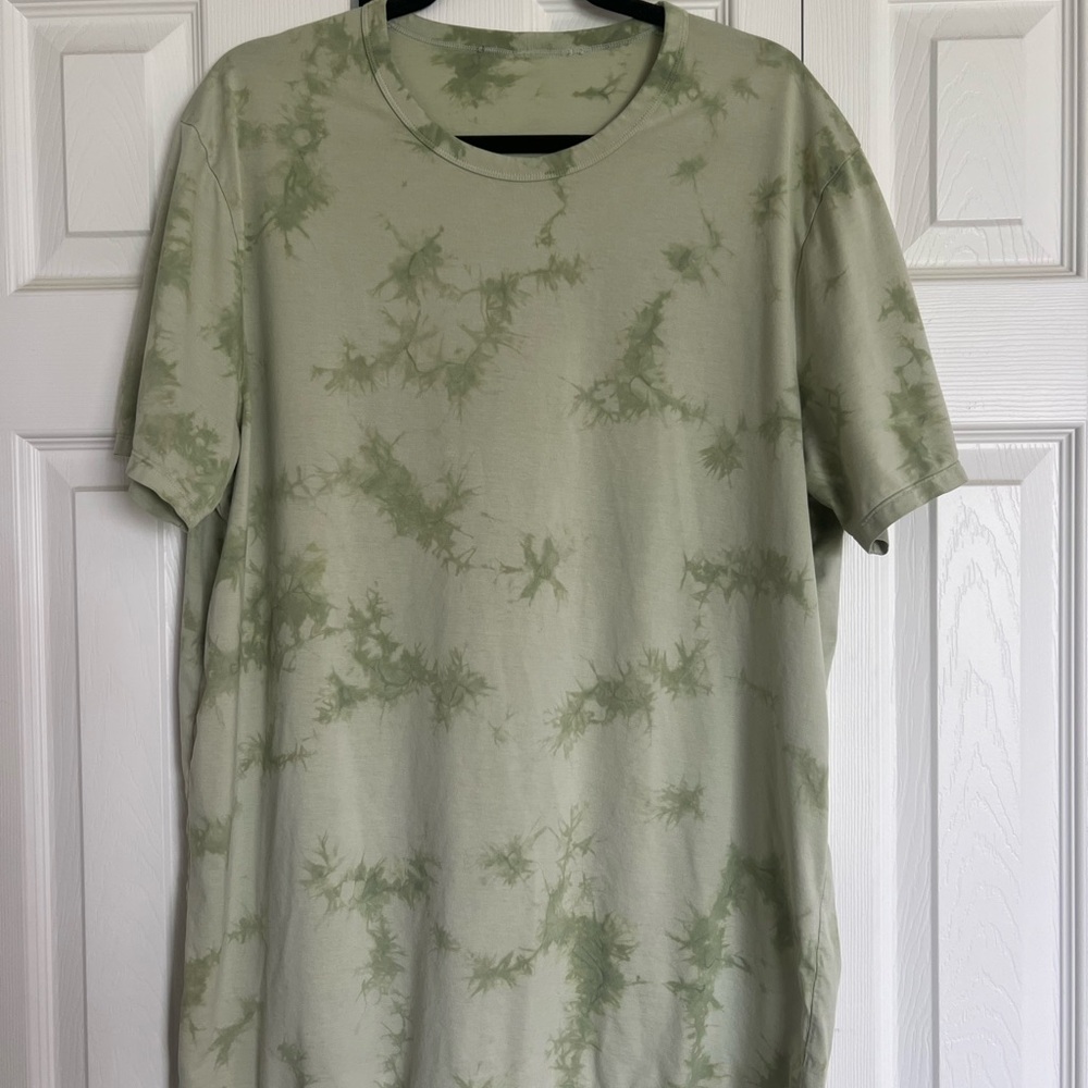 Men’s Lululemon Green Tie-Dye Short Sleeve
